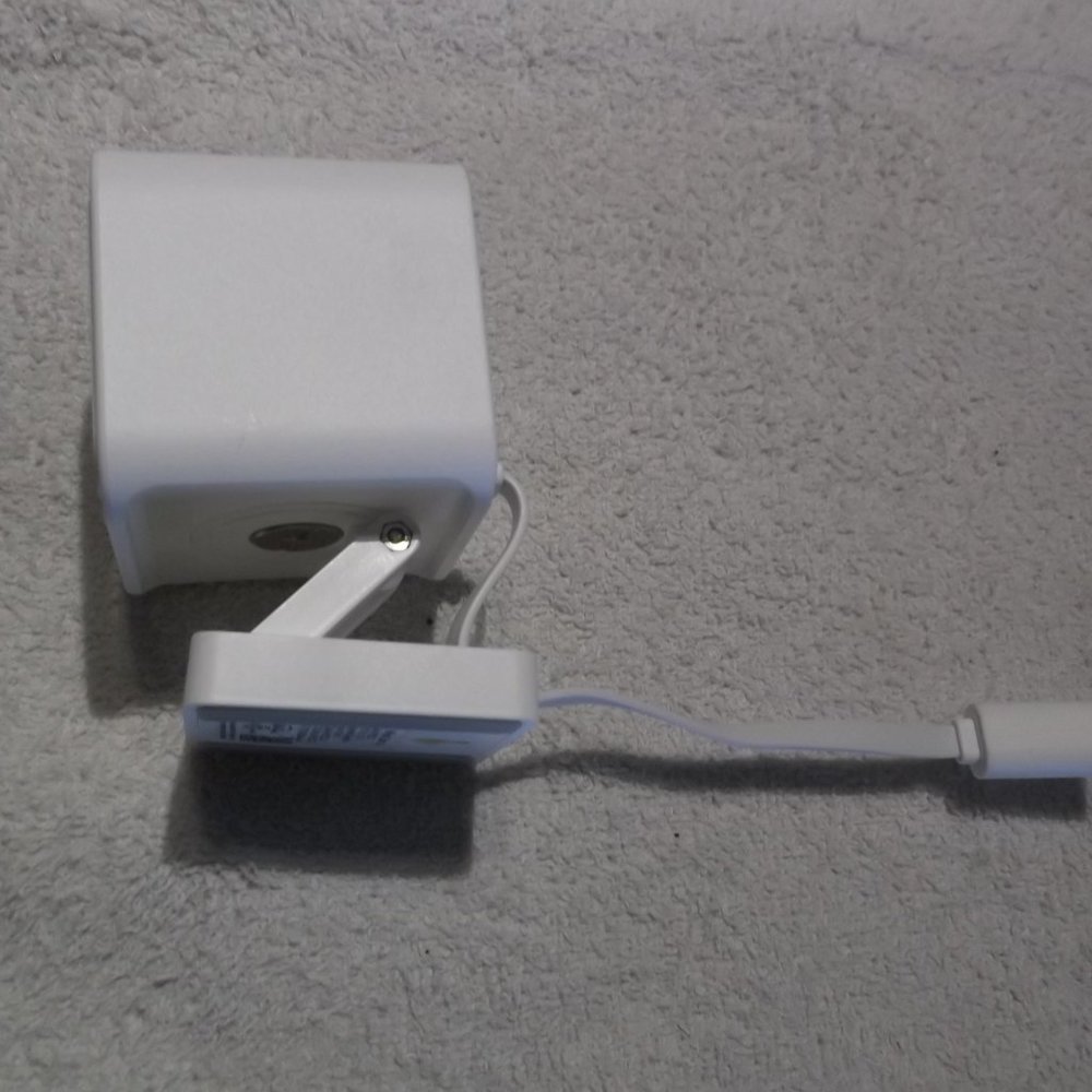 Wyze Cam v3 WYZEC3 Input: 5V 1A Seattle